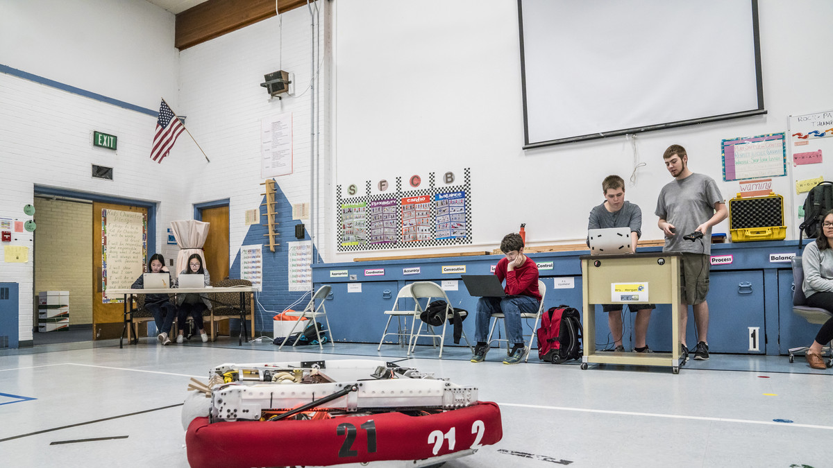 Local Robotics Teams Compete in Bozeman, Introduce Students to STEM Fields