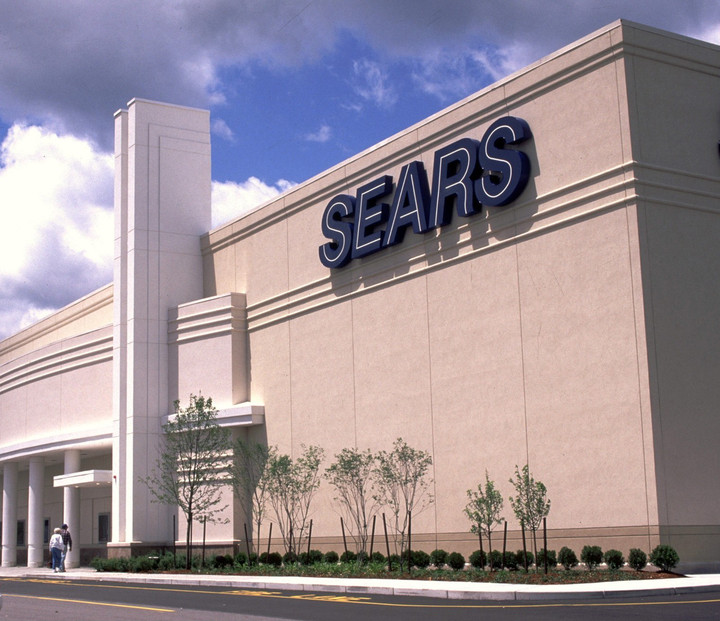 Sears Accuses ex-CEO of Looting $2B in Assets