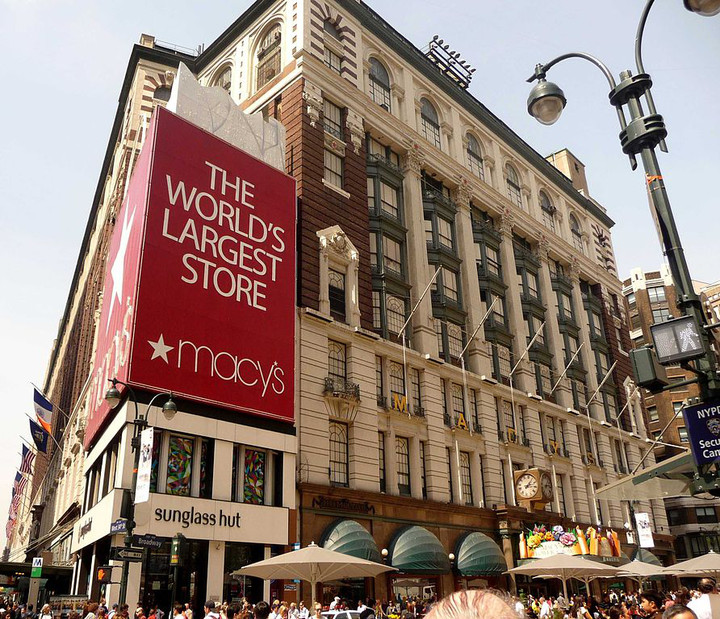 Macy’s Sales Fall Less Than Expected