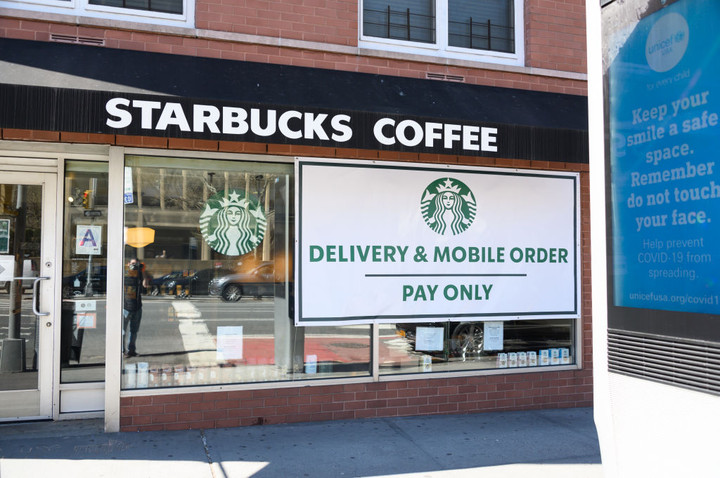Starbucks’ U.S. Sales Fall Amid COVID-19 Surge