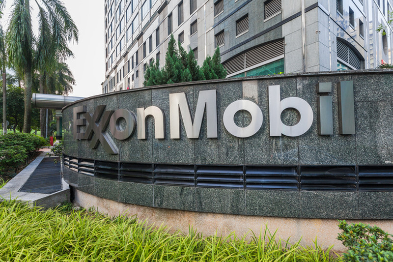 Exxon Posts $610M Loss Amid Oil Price Dive