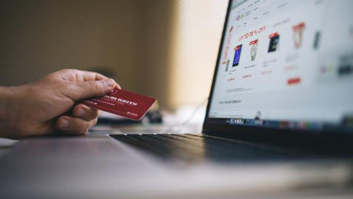 How SMBs Can Avoid the Major Risks Involved with Credit Card Transactions