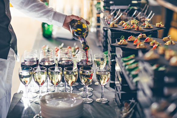 How to Stand Out as a Wedding Caterer