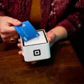 Qu’est-ce que le traitement des cartes de crédit et comment fonctionne-t-il?