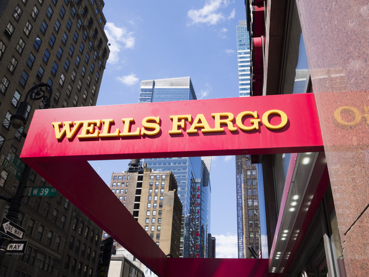 Wells Fargo Shares Dip 3% on Profit Outlook