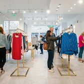 5 Factors That Convince People to Try a Retail Store