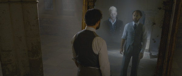 New Fantastic Beasts: The Crimes of Grindelwald Trailer Hints At Long-Awaited Dumbledore Reveal