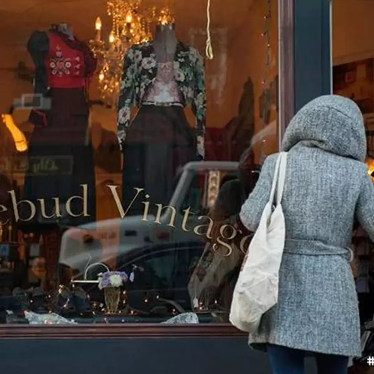 Setting Up Your Best Window Display for the Holidays | Square