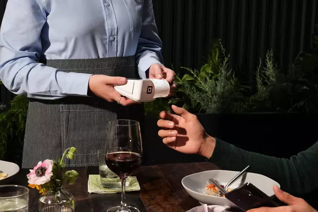 Comment choisir un terminal de paiement qui fait plus que traiter les paiements?