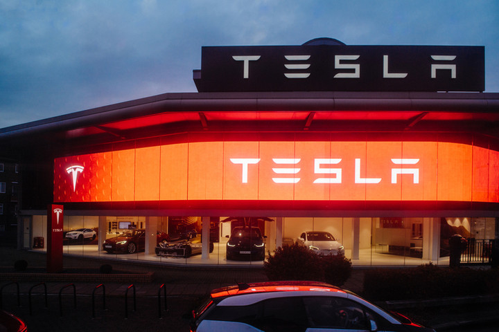 Ex-Tesla Worker Alleges Production Irregularities