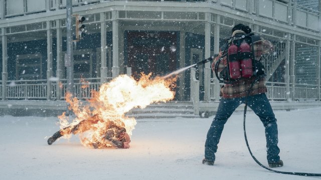 alt="Gabriel Luna as Tommy firetorching a Bloater.jpg"