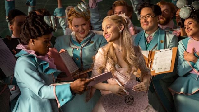 alt="Glinda (Ariana Grande) in Wicked For Good (2025)..jpg"