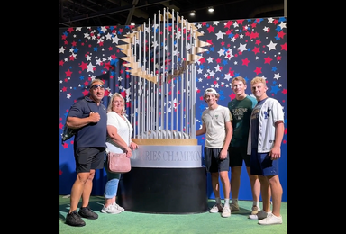 DIRECTV’s All-Star Flyaway Sweepstakes winner Richard and family catch the most exciting week of the season in Seattle