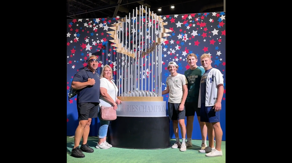 DIRECTV’s All-Star Flyaway Sweepstakes winner Richard and family catch the most exciting week of the season in Seattle