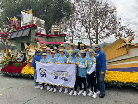 alt="floatfest2.png"